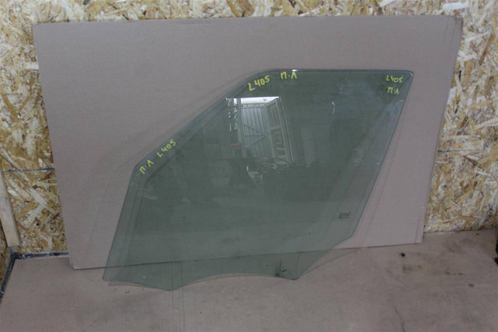 стекло двери передней левой Land Rover Range Rover 4 поколение L405 2014, 4.4 л., дизель, АКПП, полный привод, правый руль - фото №1
