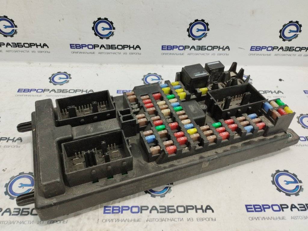 блок управления камерой Land Rover Discovery 5 поколение L462 2017, 3.0 л., дизель, АКПП, передний привод, LR043943, CH2214F041BE, LR043943, LR053223, CH2214F041BF - фото №1