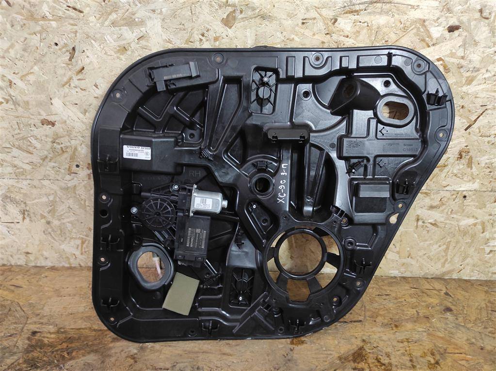стеклоподъемник задний правый Volvo XC90 2 поколение 2018, 2.0 л., дизель, АКПП, передний привод, 31349765, 31349765 - фото №1