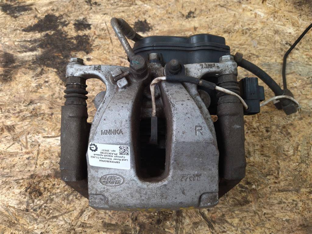 суппорт задний правый Land Rover Discovery 5 поколение L462 2019, 3.0 л., дизель, АКПП, передний привод, JPLA2K327AD, JPLA2K327AD, LR102242 - фото №1