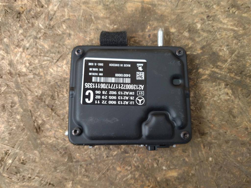 камера бокового обзора Mercedes-Benz E-Класс W213/S213/C238/A238 W213 2017, 2.0 л., CDi, дизель, АКПП, передний привод, A2139006913, A2139004011, A2139007211, A2139007411, A2139008816, A2139008917, A2139009016, A2139009506, A2139009706, A2139027806, A2139062902, A2139007211 - фото №1