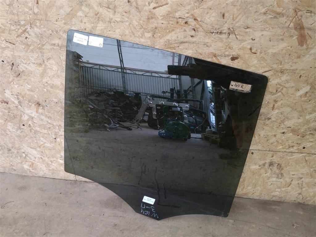 стекло двери задней правой Mercedes-Benz M-Класс W164 2007, 3.0 л., CDi, дизель, АКПП, передний привод, A1647350810, A1647350810 - фото №1