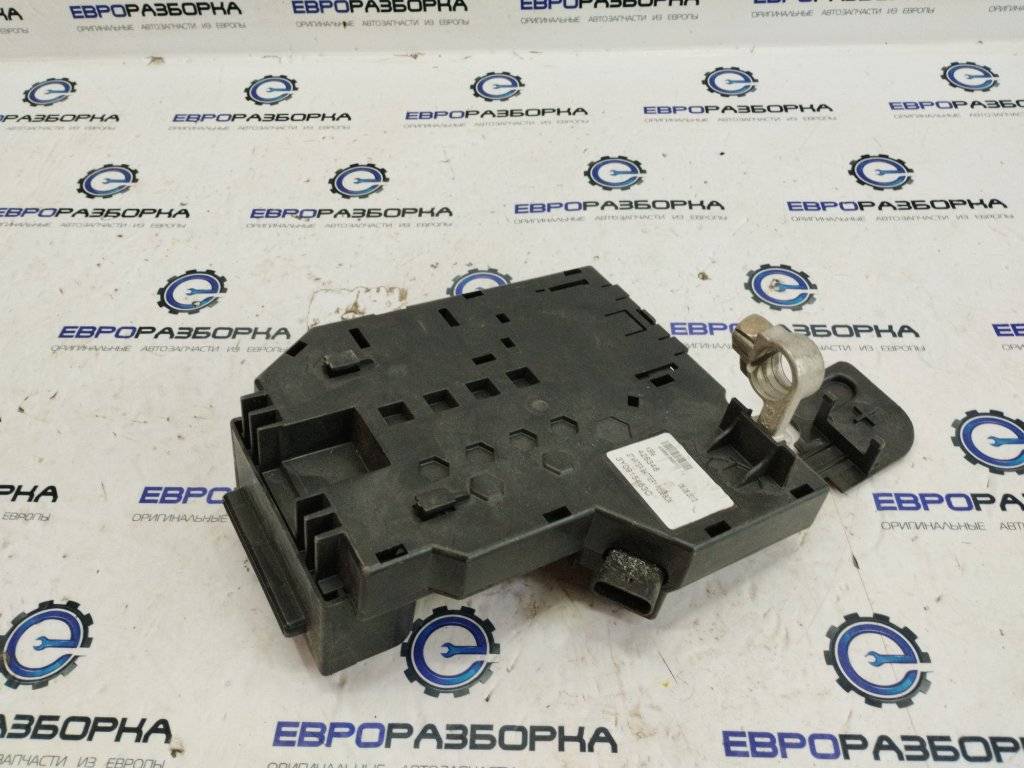 блок предохранителей Bentley Continental GT 1 поколение 2007, 6.0 л., бензин, АКПП, передний привод, 3Y0915463C - фото №1