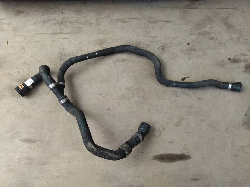 патрубок (трубопровод, шланг) BMW M5 F90 2018, 4.0 л., бензин, АКПП, передний привод, 17127856741, 17127856742 - фото №1