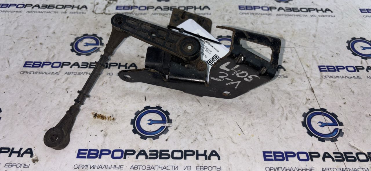 датчик дорожного просвета Land Rover Range Rover 4 поколение L405 2013, 4.4 л., дизель, АКПП, полный привод, правый руль, LR033257, CPLA3D026BA - фото №1