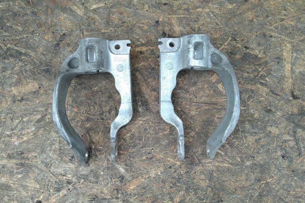 вилка амортизатора Land Rover Range Rover 4 поколение L405 2016, 4.4 л., дизель, АКПП, полный привод, правый руль, LR038818, CPLA3462AB, CPLA3462AB, CPLA3462AA, LR105282, CPLA3462AC - фото №1