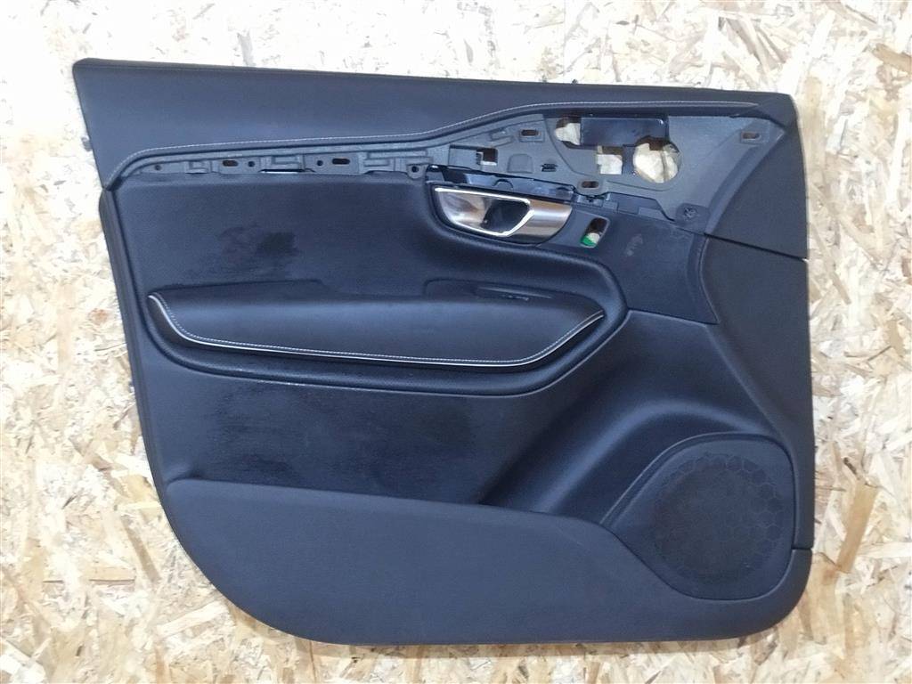 Дверные карты Volvo XC90 2 поколение 2019, 2.0 л., дизель, АКПП, передний привод, 31393113, 31393113 - фото №1