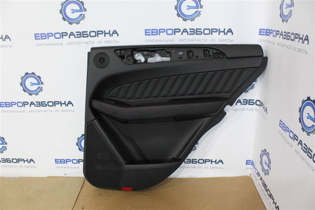 обшивка двери задняя правая Mercedes-Benz GLE Coupe C292 2016, 3.0 л., дизель, АКПП, передний привод, A2927300800 - фото №1