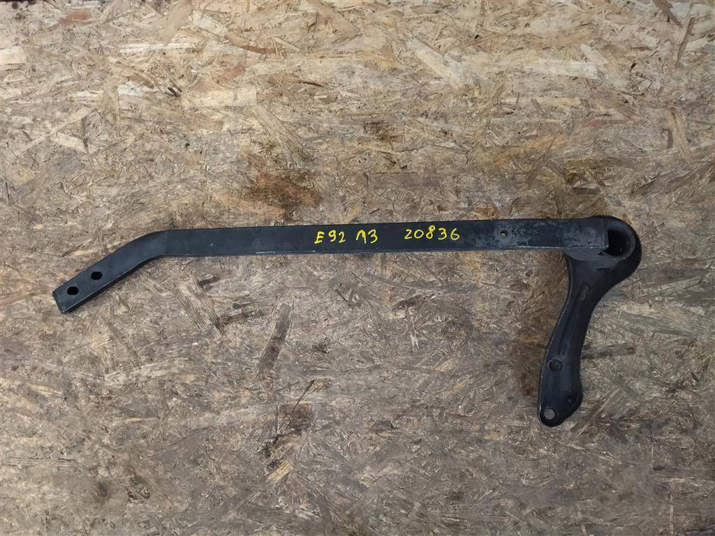 Распорка (растяжка) телевизора BMW M3 E92/E93 E92 2012, 4.0 л., i, S65 B40 A, бензин, АКПП, купе, задний привод, правый руль, 51618040752, 51618040753 - фото №1