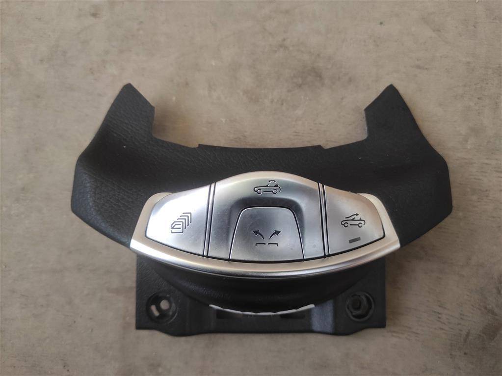 кнопка (выключатель) Mercedes-Benz E-Класс W213/S213/C238/A238 C238 2018, 2.0 л., бензин, АКПП, передний привод, A2388208600, A2388208600 - фото №1