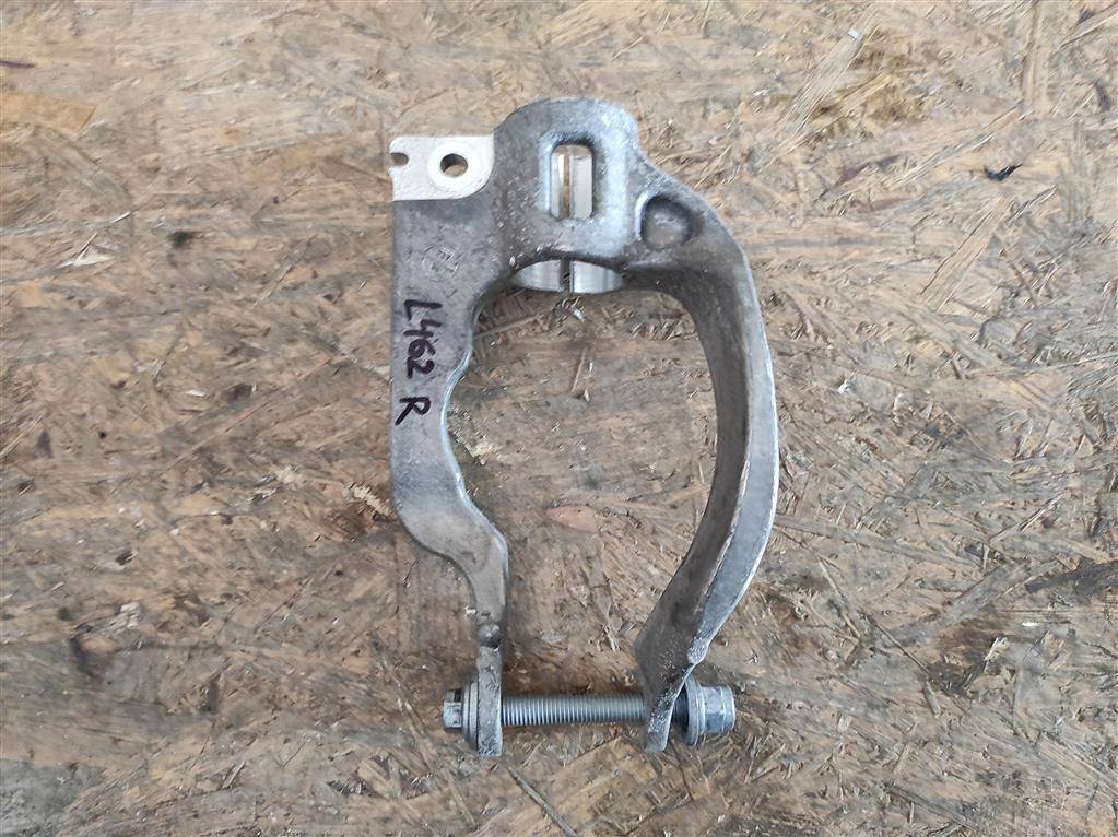 вилка амортизатора Land Rover Discovery 5 поколение L462 2020, 3.0 л., дизель, АКПП, передний привод, LR105283, CPLA3463AB, CPLA3463AC, LR105283, CPLA3463AA, LR038819, LR038818, CRLA-3463-AC - фото №1