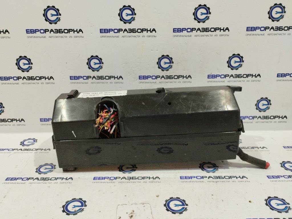 блок предохранителей Land Rover Range Rover 4 поколение L405 2013, 4.4 л., дизель, АКПП, полный привод, правый руль, CK5214A067AB, P00108758A - фото №1