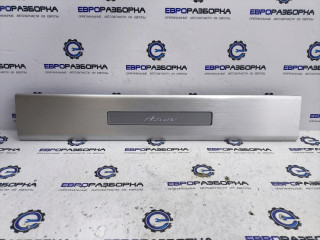 накладка на порог внутренняя Bentley Bentayga 1 поколение [рестайлинг] 4V1 2023, 4.0 л., TFSI, DCU, бензин, АКПП, темно-зеленый перламутр, внедорожник 5 дв., полный привод, правый руль, 36A853374AN