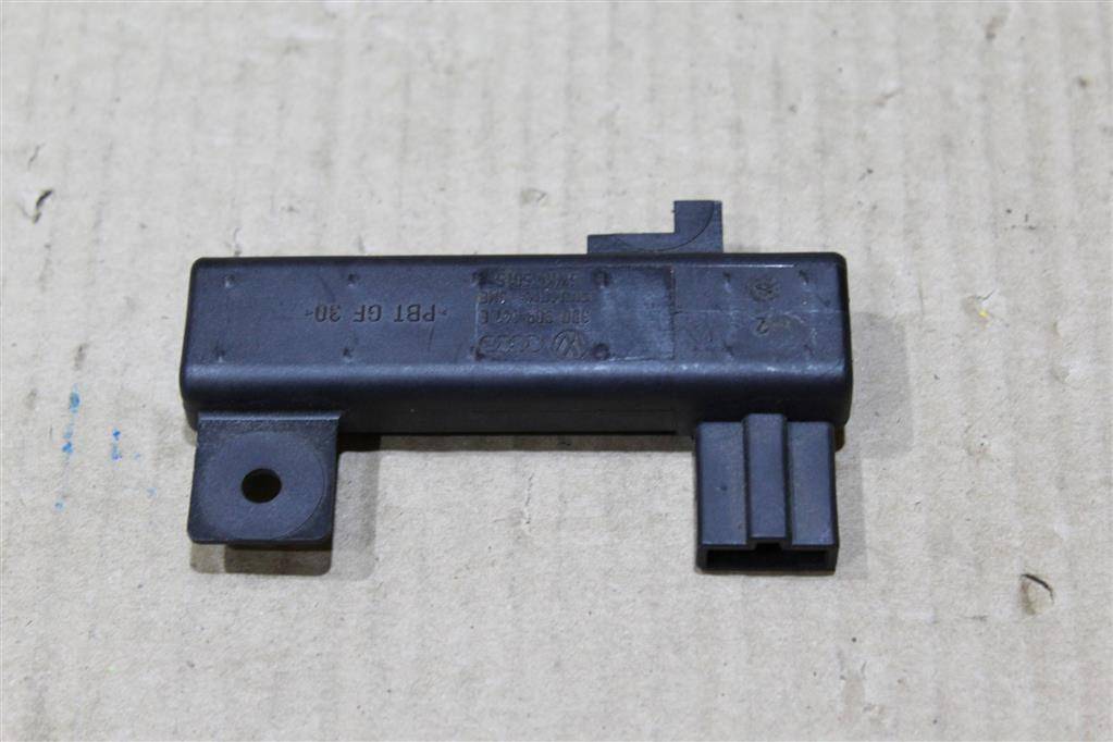 антенна Land Rover Range Rover 4 поколение L405 2014, 4.4 л., дизель, АКПП, полный привод, правый руль, 300909141E, 300909141E - фото №1