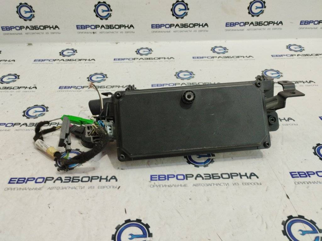 камера переднего обзора Volvo XC90 2 поколение 2018, 2.0 л., дизель, АКПП, передний привод, 32243276 - фото №1