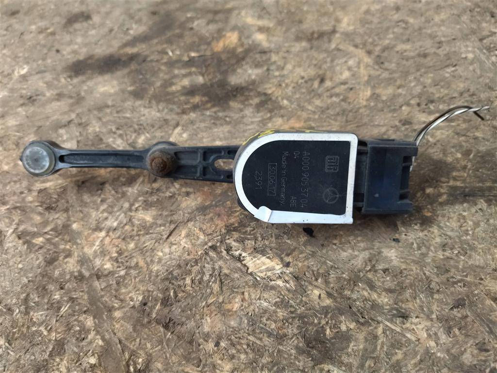 датчик дорожного просвета Mercedes-Benz E-Класс W213/S213/C238/A238 W213 2017, 2.0 л., CDi, дизель, АКПП, передний привод, A0009053704, A0009053704 - фото №1