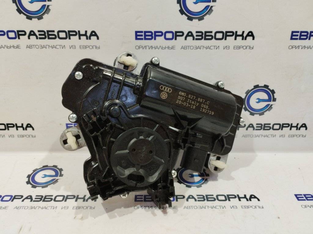 активатор замка багажника Audi Q7 4M 2018, 3.0 л., TDi, CZZ, дизель, АКПП, серый, внедорожник 5 дв., полный привод, правый руль, 4M0827887C - фото №1