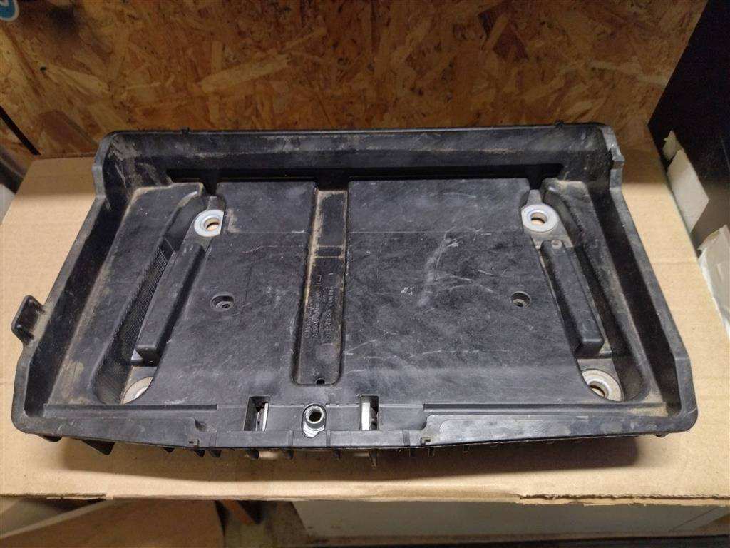 кронштейн (крепление) Mercedes-Benz E-Класс W213/S213/C238/A238 W213 2017, 2.0 л., CDi, дизель, АКПП, задний привод, A2056200118 - фото №1