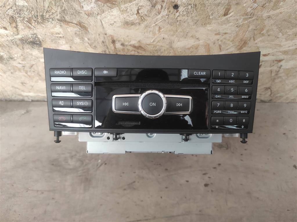 магнитола Mercedes-Benz CLS-Класс C218/X218 W218 2012, 3.0 л., CDi, дизель, АКПП, передний привод, A2129003818, A2129003818, A1669024304, A2129001927, A2129003323, A2129005010, A2129005312, A2129006517, A2129008422 - фото №1