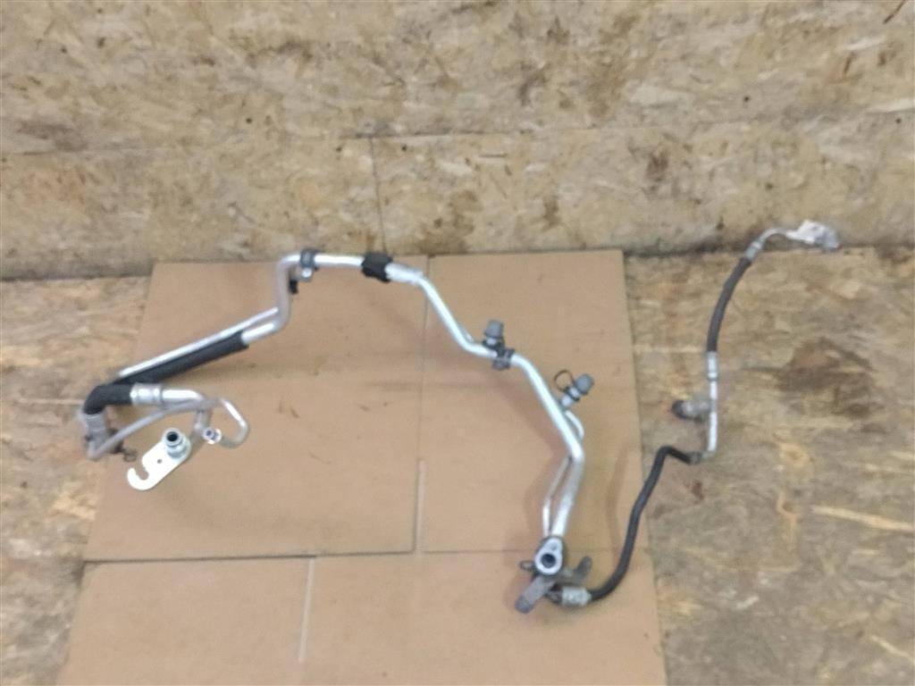 трубка кондиционера Jaguar F-Pace 1 поколение X761 2018, 3.0 л., дизель, АКПП, передний привод, T4A11663, HK8319A834CB, LR091468, T4A11663 - фото №1