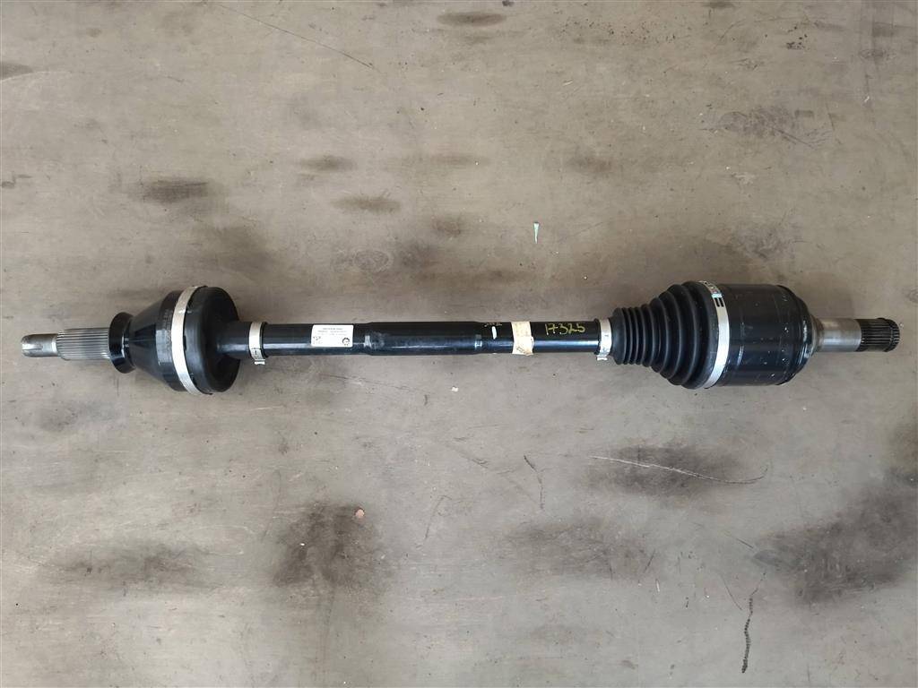 полуось (приводной вал, ШРУС) Maserati Levante 1 поколение M161 2020, 3.0 л., дизель, АКПП, передний привод, 670032036, 670032036 - фото №1