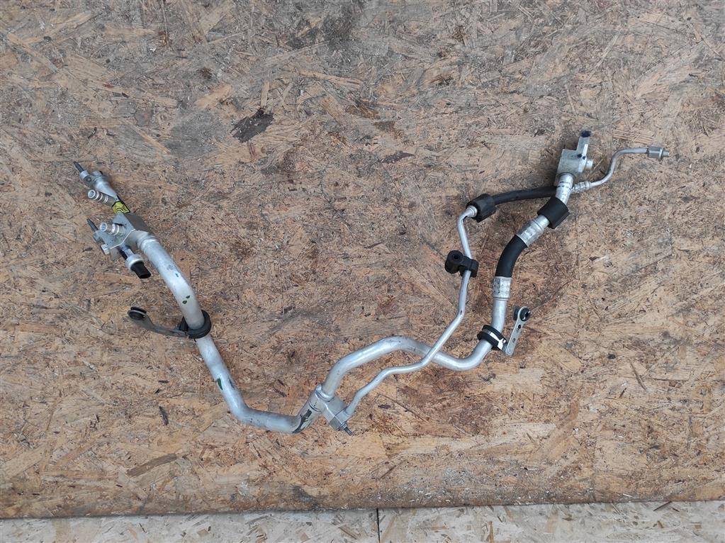 трубка кондиционера Maserati Levante 1 поколение M161 2017, 3.0 л., дизель, АКПП, передний привод, 670033079, 670033079 - фото №1