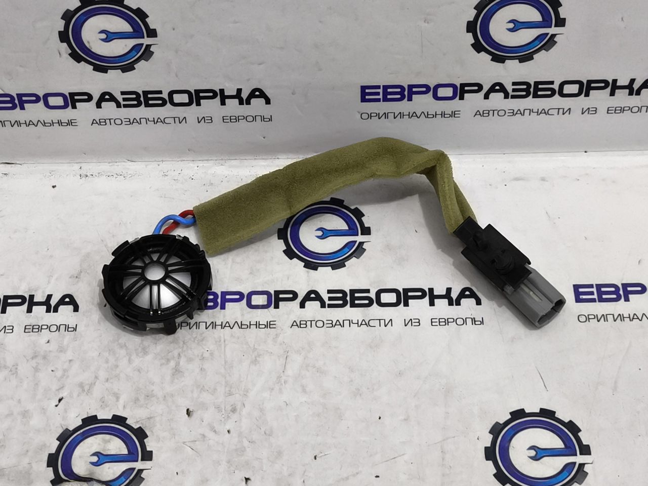 динамик Land Rover Range Rover 4 поколение L405 2015, 4.4 л., дизель, АКПП, полный привод, правый руль, LR025875, BJ3218808AC, C2Z22814 - фото №1