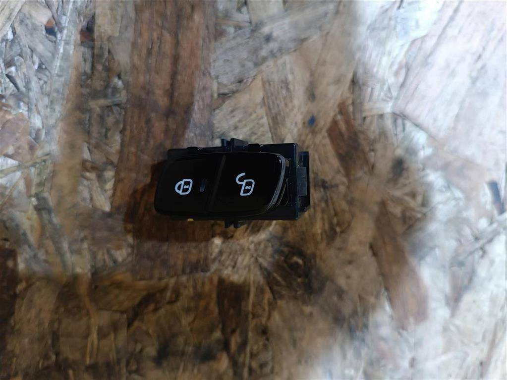 Кнопка блокировки дверей Volvo XC90 2 поколение 2019, 2.0 л., бензин, АКПП, передний привод, 31443864, 31443864 - фото №1