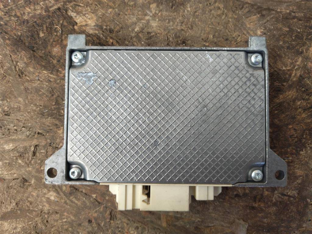 блок управления парктрониками Mercedes-Benz CLS AMG C218 2013, 5.5 л., 5.5 бензин, бензин, АКПП, купе, передний привод, правый руль, A0009004601, A0009004601, A0009002501, A0009019100, A0009026906 - фото №1