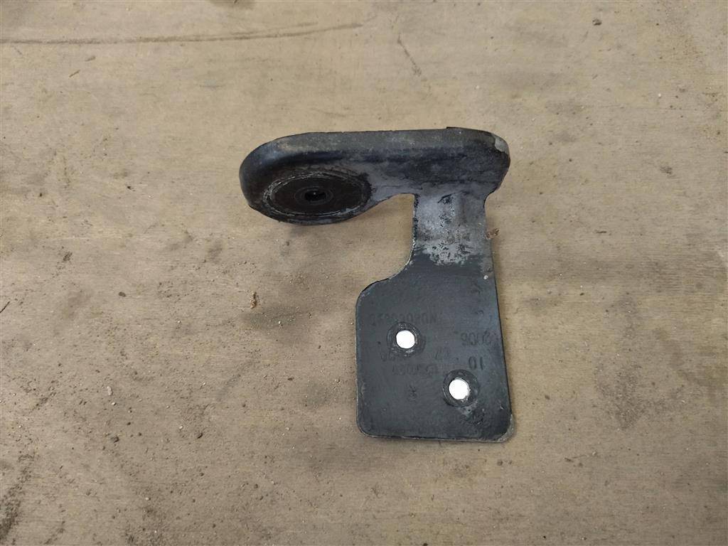 кронштейн (крепление) Bentley Continental GT 1 поколение 2007, 6.0 л., бензин, АКПП, передний привод, 3W0806069B, 3W0806069B - фото №1