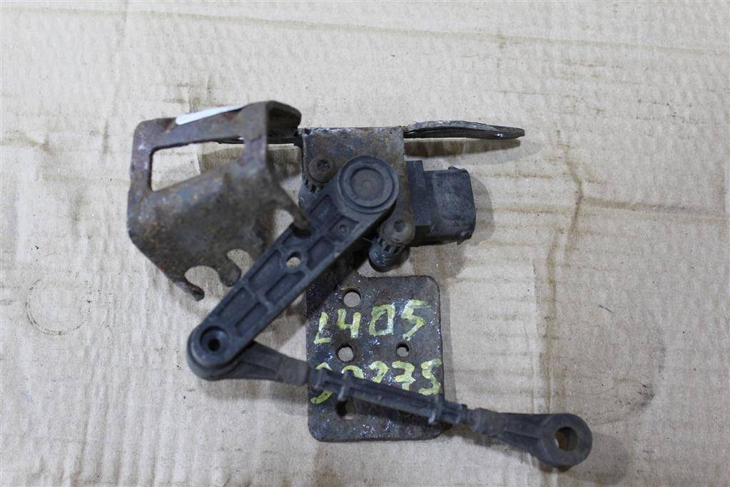 датчик дорожного просвета Land Rover Range Rover 4 поколение L405 2014, 4.4 л., дизель, АКПП, полный привод, правый руль, LR033257, CPLA3D026BA, LR033257 - фото №1