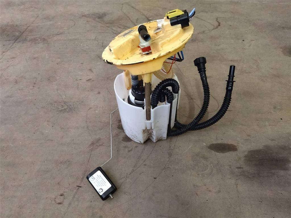 насос топливный Maserati Levante 1 поколение M161 2020, 3.0 л., дизель, АКПП, передний привод, 670159338, 670159338 - фото №1