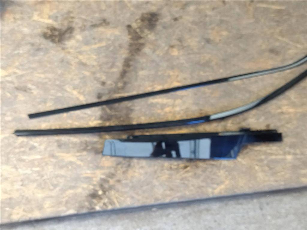 молдинг двери передней правой BMW X6 F16 2015, 3.0 л., D, N57 D30 C, дизель, АКПП, внедорожник 5 дв., полный привод, 51337247796, 51337247796 - фото №1