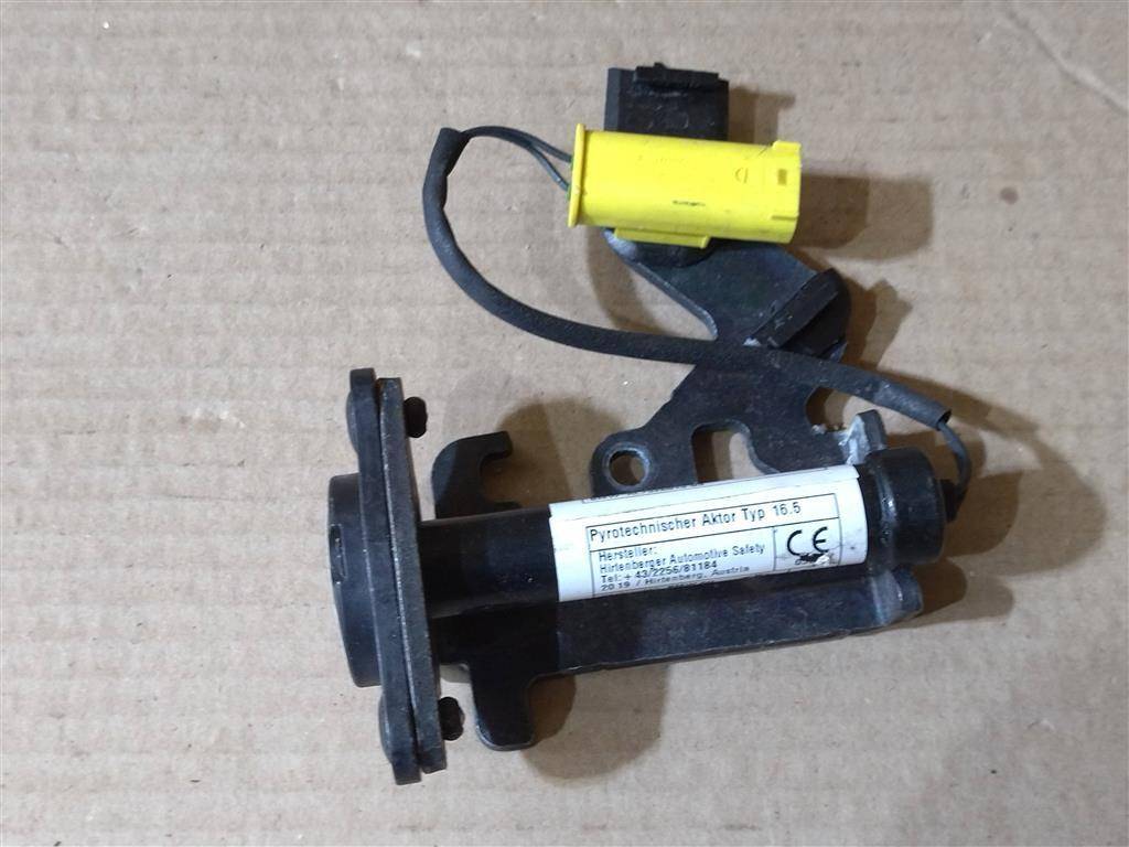 пиропатрон петли капота BMW X6 F16 2015, 3.0 л., D, N57 D30 C, дизель, АКПП, внедорожник 5 дв., полный привод, 51237326019, 7326019 - фото №1