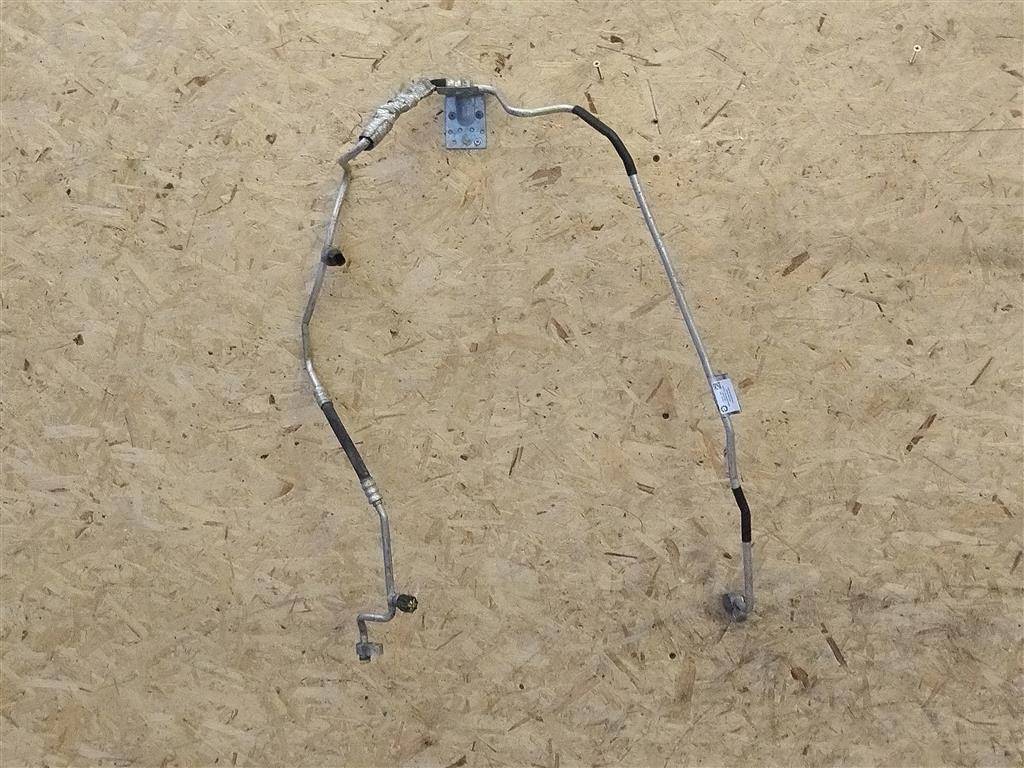 трубка кондиционера BMW M3 E90/E92/E93 E90 2010, 4.0 л., i, S65 B40 A, бензин, АКПП, седан, задний привод, правый руль, 64539151740, 64539151741 - фото №1