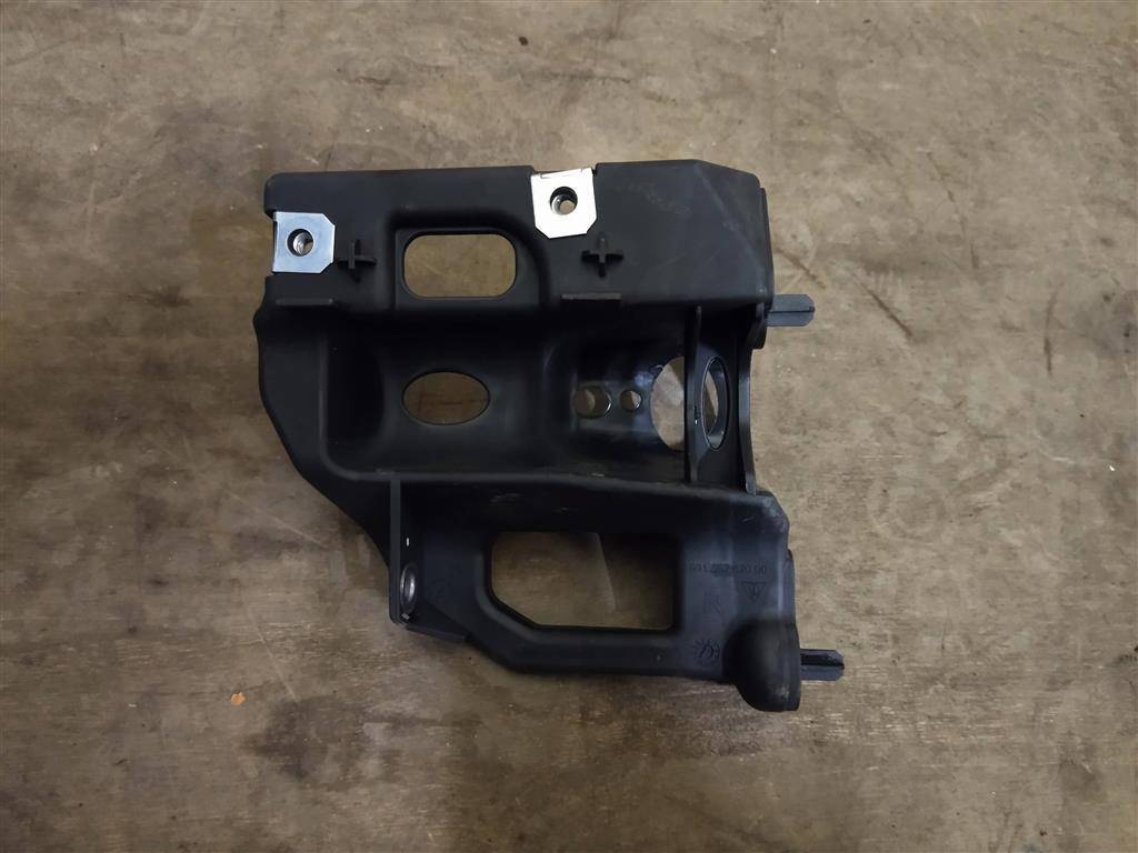 кронштейн (крепление) Porsche 911 991 2014, 3.4 л., бензин, АКПП, задний привод, 99155262000, 99155262000 - фото №1