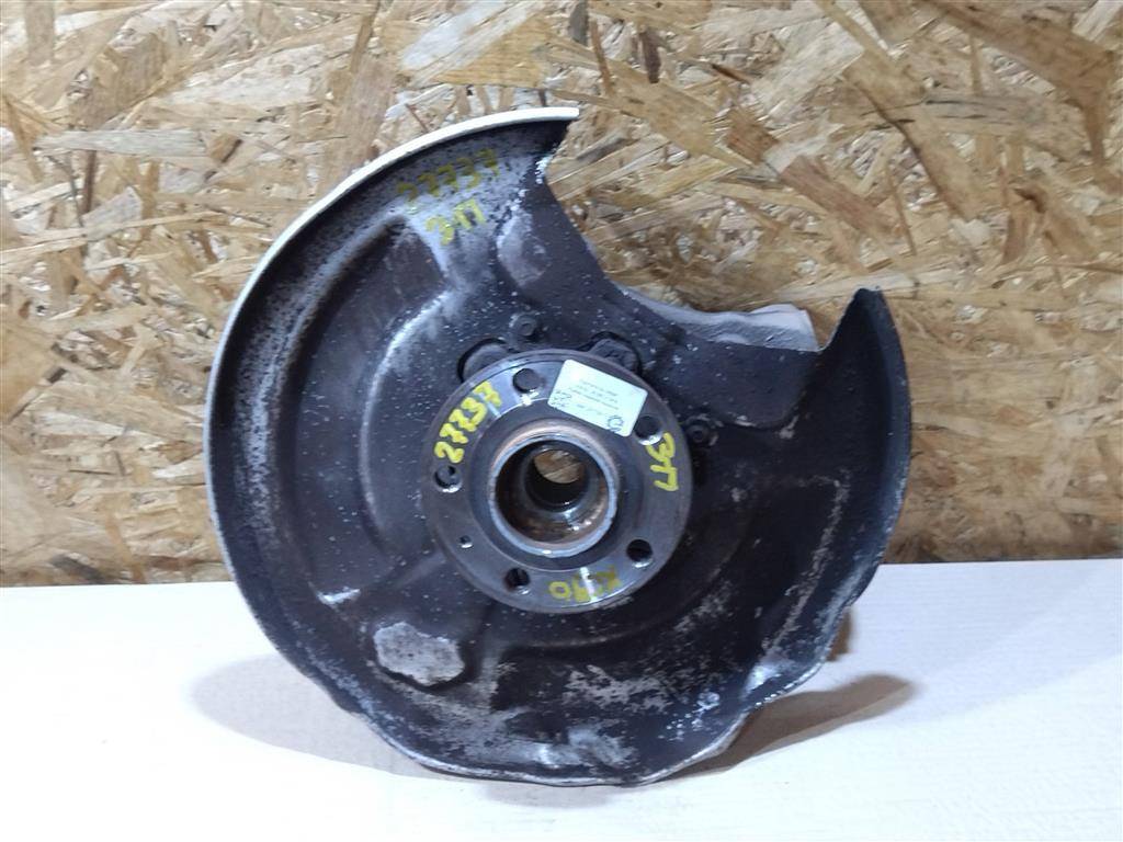 кулак задний правый Volvo XC90 2 поколение 2019, 2.0 л., бензин, АКПП, передний привод, 32, 31658320, 31658320 - фото №1