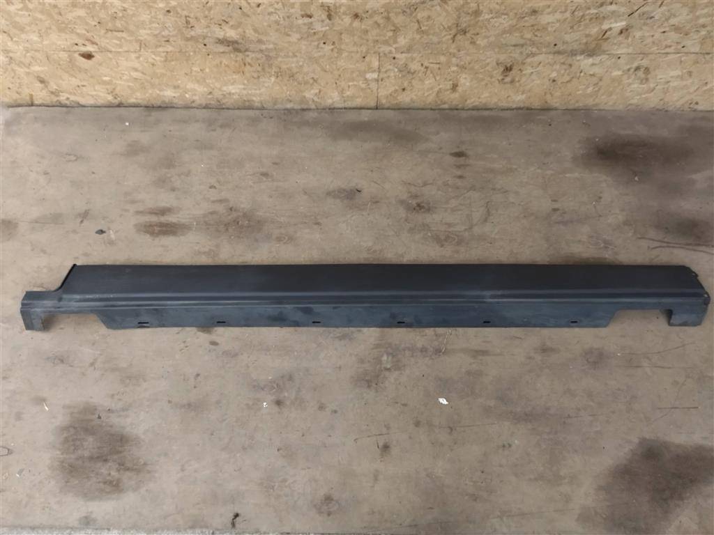 накладка на порог Land Rover Range Rover Sport 2 поколение L494 2017, 3.0 л., дизель, АКПП, передний привод, LR048270, CPLA101D57AA, LR038830, CPLA101D56AA, CPLA101D56AD, CPLA101D57AA - фото №1