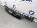 накладка двери (крышки) багажника Jeep Grand Cherokee 4 поколение [рестайлинг] WK2 2016, 3.0 л., АКПП, передний привод, 1WD55TRMAD - фото №3