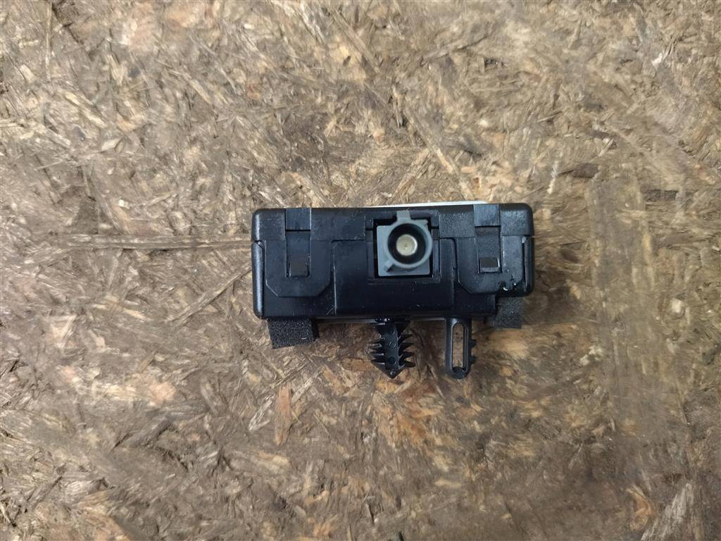 усилитель антенны Jaguar F-Pace 1 поколение X761 2018, 3.0 л., дизель, АКПП, передний привод, FW9319C024AB, C2D48475, FW9319C024AB - фото №1