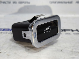 кнопка открытия багажника Bentley Bentayga 1 поколение [рестайлинг] 4V1 2023, 4.0 л., TFSI, DCU, бензин, АКПП, темно-зеленый перламутр, внедорожник 5 дв., полный привод, правый руль, 36A959831D