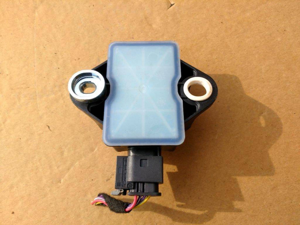 датчик ускорения Mercedes-Benz M-Класс W166 2013, 3.0 л., CDi, дизель, АКПП, передний привод, A0065422618, A0065422618 - фото №1