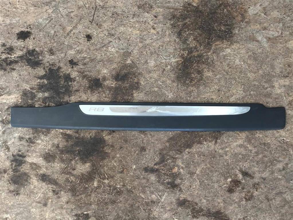 накладка на порог внутренняя Audi R8 42 2008, 4.0 л., TFSI, бензин, АКПП, купе, передний привод, 420853492, 420853492 - фото №1