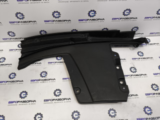 планка под капот Maserati Levante 1 поколение M161 2019, 3.0 л., бензин, АКПП, 670042319