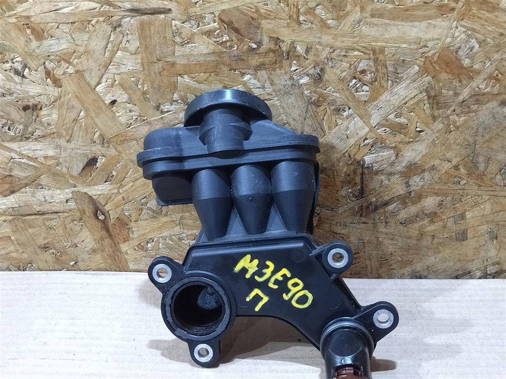 маслоотделитель (сапун) BMW M3 E90/E92/E93 E90 2010, 4.0 л., i, S65 B40 A, бензин, АКПП, седан, задний привод, правый руль, 11157838274, 11157838275 - фото №1