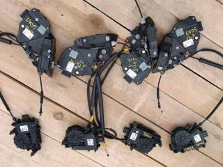 доводчик двери Land Rover Range Rover 4 поколение L405 2015, 4.4 л., дизель, АКПП, полный привод, правый руль, 448DT