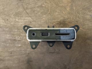 разъем AUX / USB Jeep Grand Cherokee 4 поколение [рестайлинг] WK2 2016, 3.0 л., АКПП, передний привод, 68258696AA, 68258696AA, 61571C2086