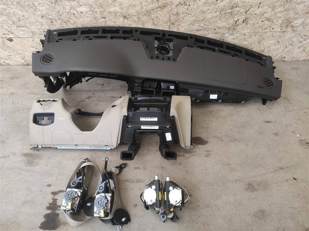 панель передняя салона (торпедо) Mercedes-Benz CLS-Класс C218/X218 W218 2013, 3.0 л., CDi, дизель, АКПП, передний привод - фото №1