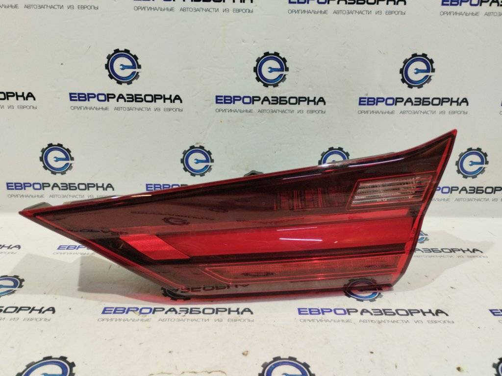 фонарь крышки багажника правый BMW 1 серия F40 2021, 2.0 л., бензин, АКПП, хетчбэк 5 дв., правый руль, 63217450652, 7450652 - фото №1