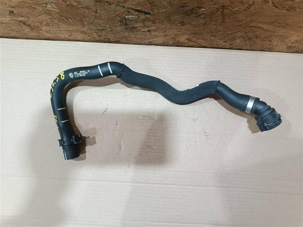 патрубок радиатора BMW X2 F39 2021, 2.0 л., бензин, АКПП, полный привод, правый руль, 64216832801, 64216832802 - фото №1